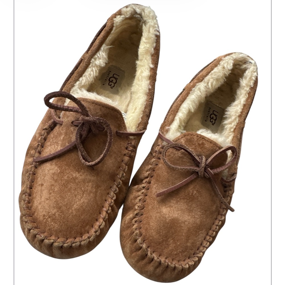 UGG Dakota Slippers Shearling Moccasin 5612 Suede Chestnut Tan Women’s Size 9 - Picture 3 of 9